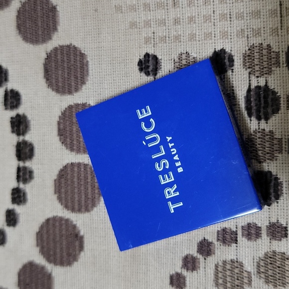 Tresluce Beauty Ready to Bounce Blush in Vacation - Picture 2 of 4